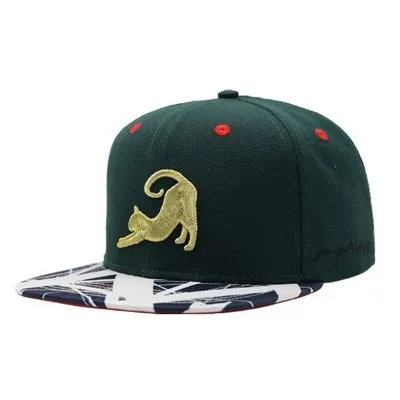 Καπάκι με μεταλλικό κέντημα